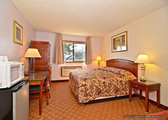 Econo Lodge Inn & Suites Madras Room photo